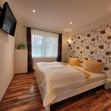 Privatunterkunft Studio-apartment Zacher 1 - 3 *