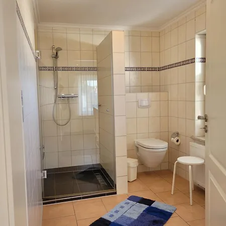 Studio-apartment Zacher 1 - 3 ホームステイ Ostseebad Kühlungsborn