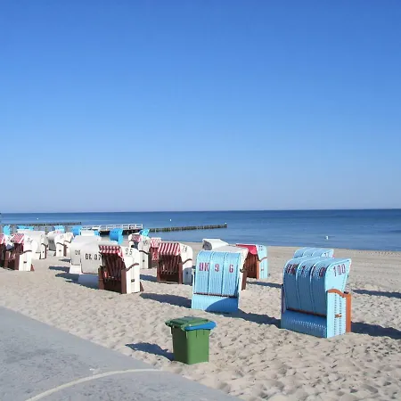 Studio-apartment Zacher 1 - 3 ホームステイ Ostseebad Kühlungsborn